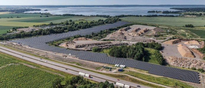 El till 2 300 villor – Sveriges största solcellspark i drift