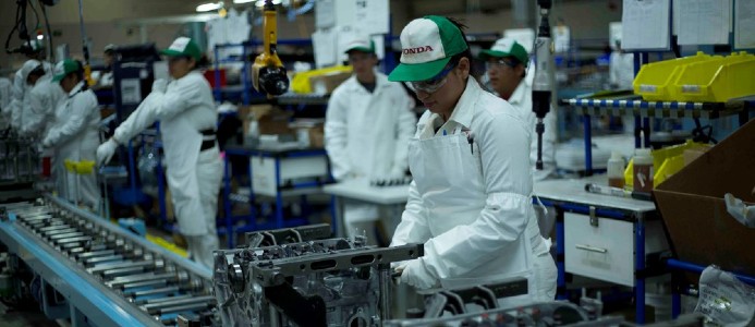 Tjänstemän tvingas montera bilar