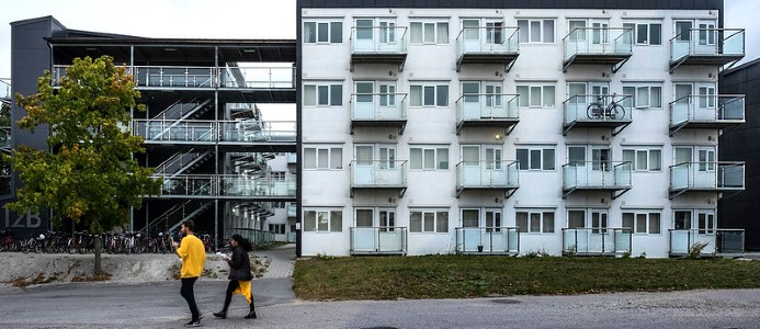 Bostadsutvecklare skriver ner värdet på fastigheter