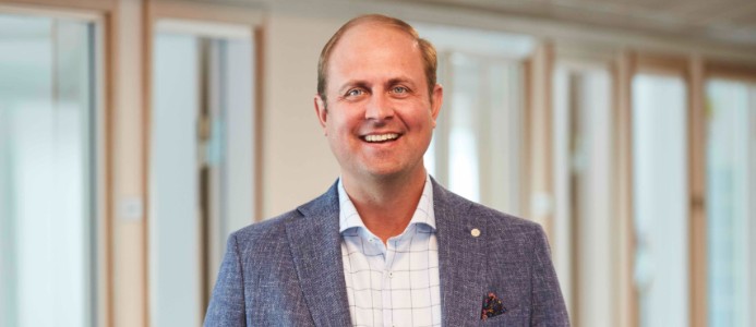 Tre byggare byter namn