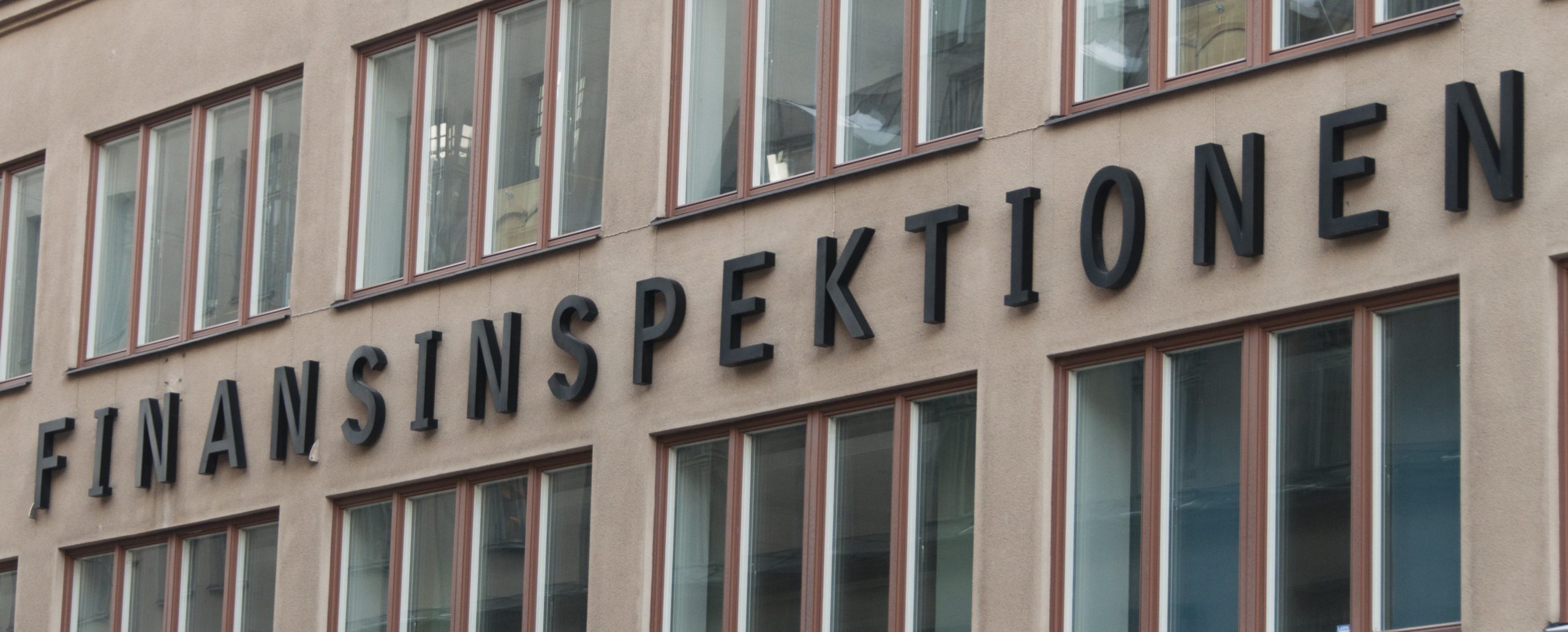 Miljonböter för att ha hållit inne med insiderinformation