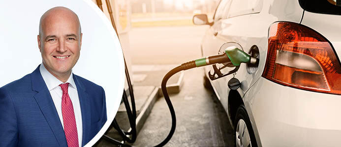 Reinfeldts svar på sågningen: Omställningen tar tid – biobränsle behövs