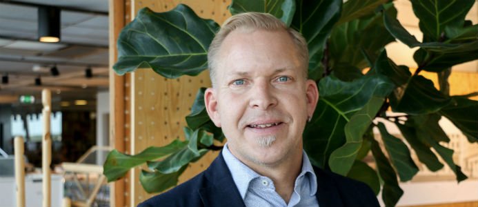 Lämnar White för konkurrent