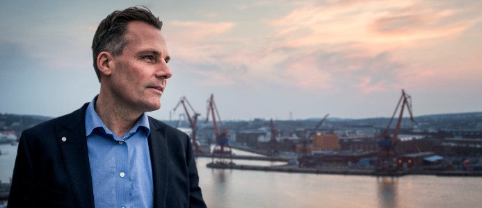 Ola Serneke avgår och lämnar även styrelsen