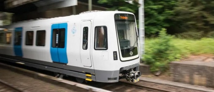 Stockholms nya tunnelbanetåg satta i trafik