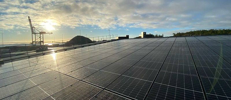 Nu invigs en av Sveriges största solcellsanläggningar