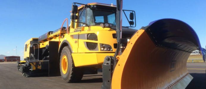 Världens första biogasdrivna snöröjare testas