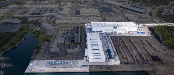 Säljer till Göteborgs hamn för nära halv miljard