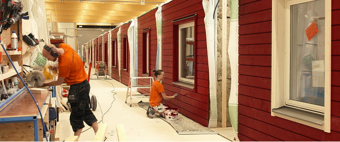 Hustillverkaren varslar