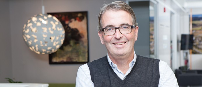 Slutar som fastighets-vd på egen begäran