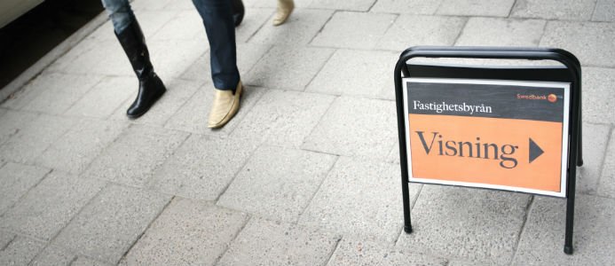 Toppmäklare åtalas för bluffaffärer