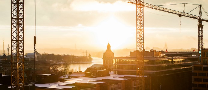 Sysselsättningen inom bygg minskar med 8 000 personer