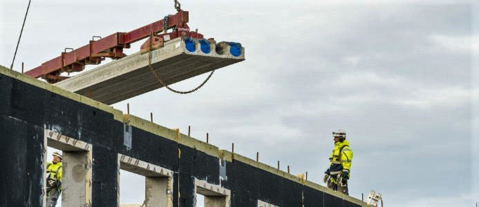 Byggarbetare återgår till jobbet i Storbritannien