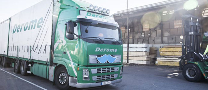 Deromelastbilar dekoreras – med mustascher