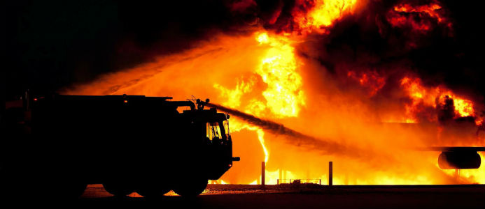 Bussdepå i lågor – ej under kontroll