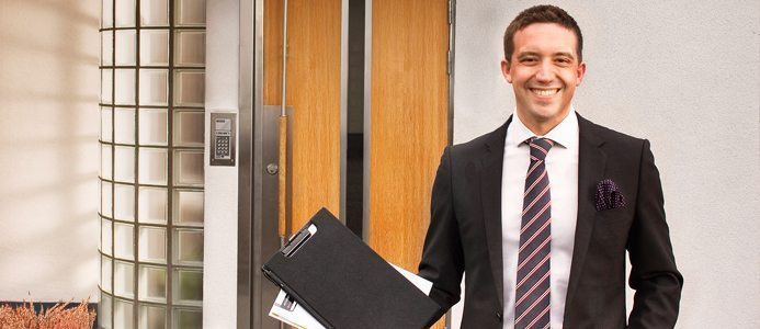 Sjunkande förtroende för fastighetsmäklare