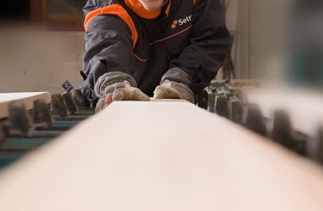 Setra begränsar produktionen