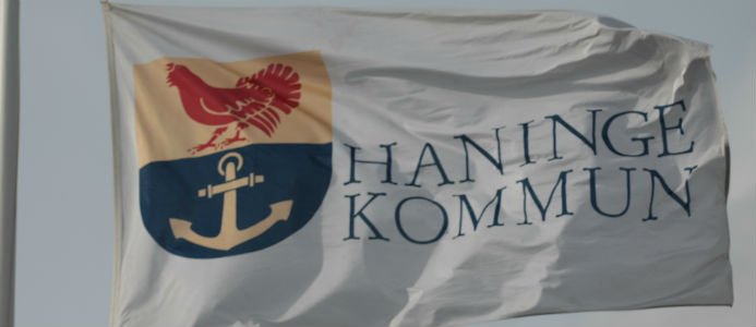 Kommunen betalade miljoner, väntar fortfarande på bostäder