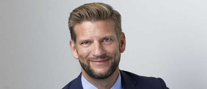 Reportage: Från regnskydd till smart fastighet