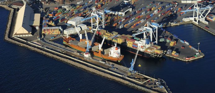 Här möts sjöfart, järnväg och lastbilstrafik