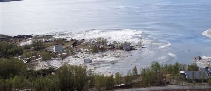 Kraftigt jordskred i Norge drog med sig byggnader