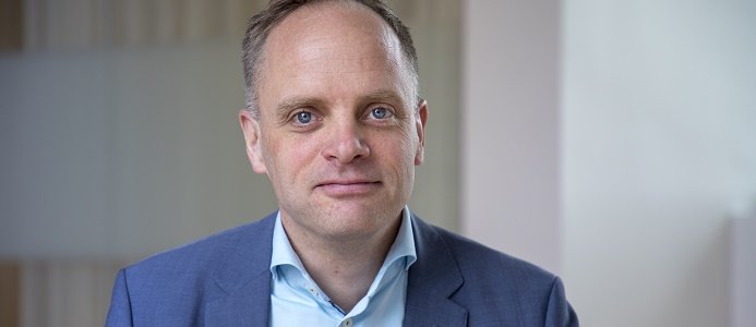 Elpriserna når rekordlåga nivåer