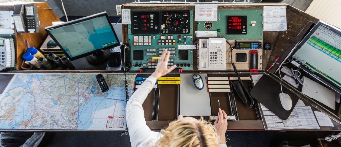 LFV varslar nästan halva personalstyrkan