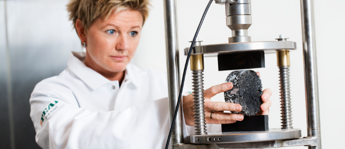 Från skogen till framtidens asfalt