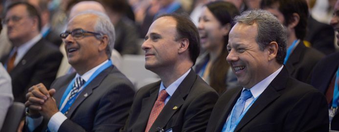 Världen samlades för papper och massa