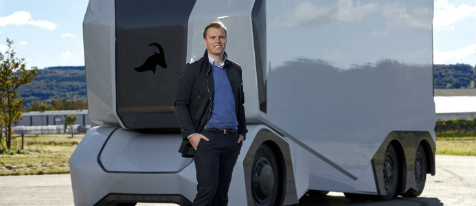 Einrides hyttlösa lastbil får nu köra på allmän väg