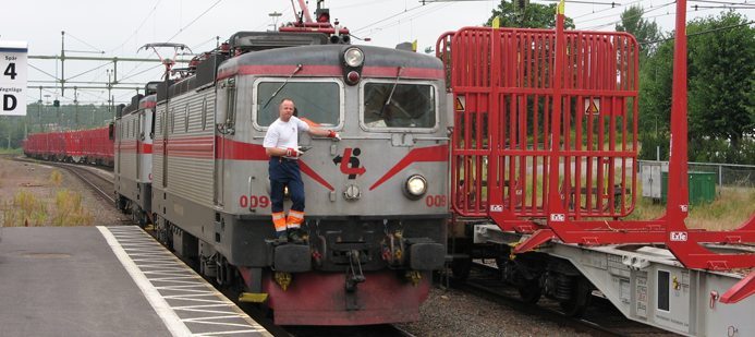 Swebus satsar på tåg