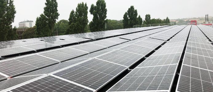 Logistikföretag satsar på solceller i Västberga