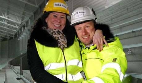 Första stolarna på plats i nya Tele2 Arena
