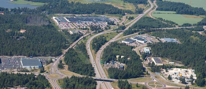 Nu höjs säkerheten på E18