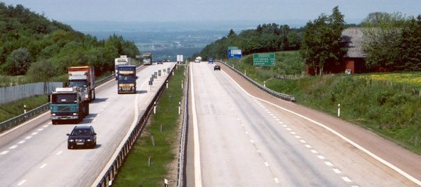 Vägtrafikens klimatutsläpp minskade 2012