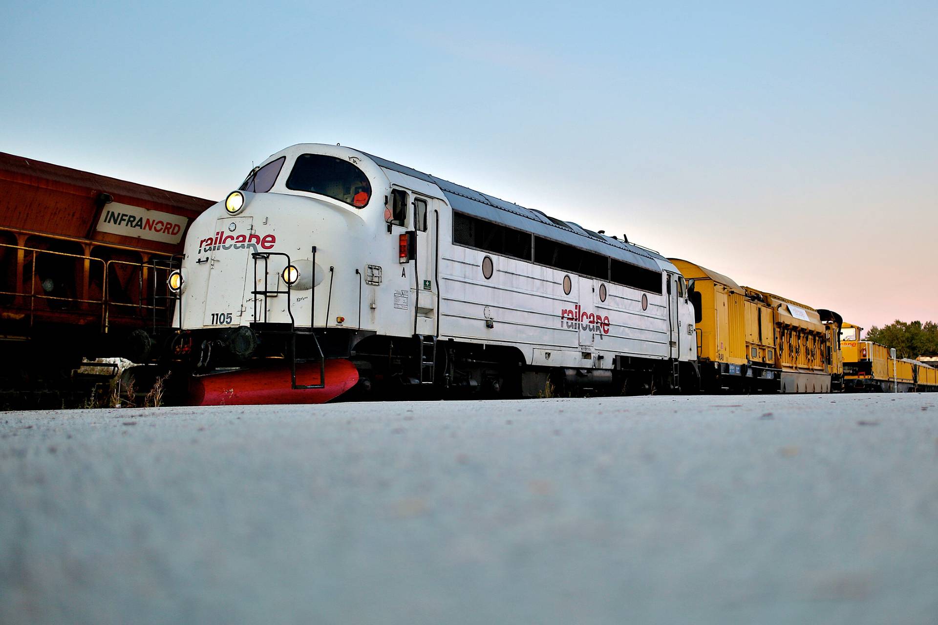 Railcare-grundare säljer hela sitt innehav