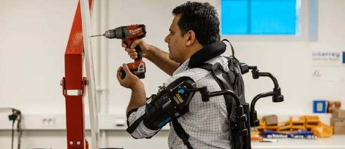 Så kan extraskelett motverka skador på jobbet